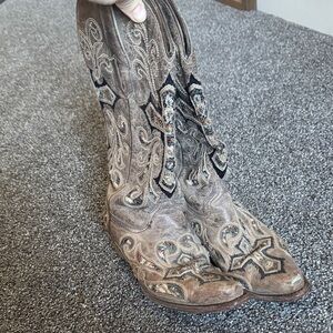 Embroidered Brown Western women’s corral boots
